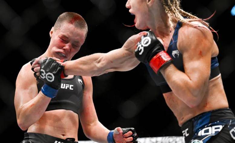 首次升重的"玫瑰"罗斯赛后曝出在首回合就右手手指骨折,而国外本土的