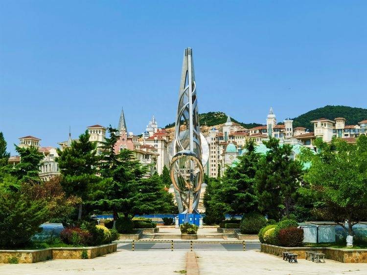 大连小平岛广场的欧式建筑