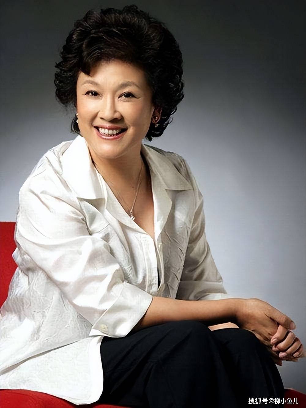 她29岁痛失骨肉,与丈夫结婚30年,终于在61岁时当上妈妈_宋春丽_孩子