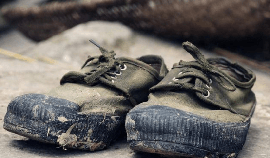 碰到别错过,价格便宜又实在_大白兔_物品_解放鞋