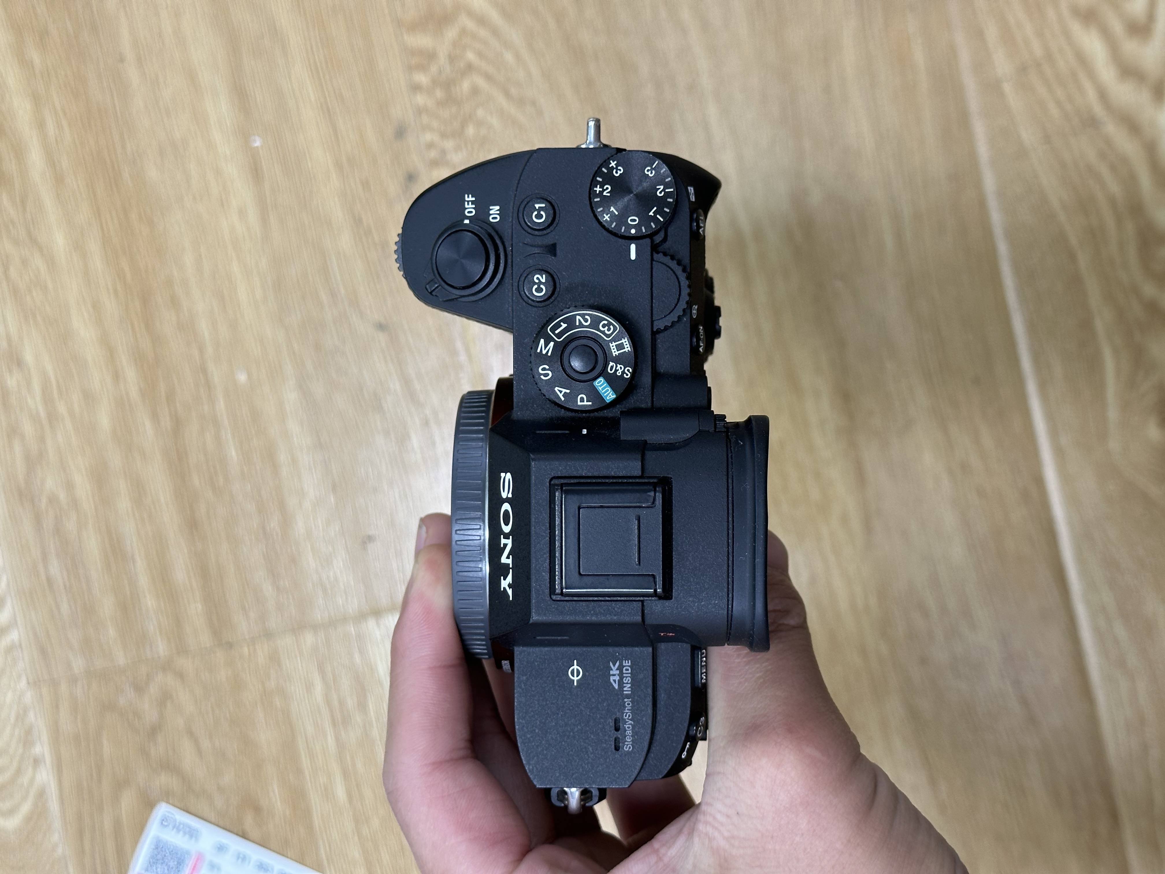 r3这块传感器,真是索尼永远滴神,不知道为啥不再出了,拍照明明很好啊.