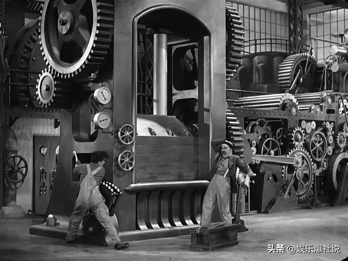戏剧大师卓别林,通过夸张的手法,揭示了机械化时代的冷漠_技术_主人公
