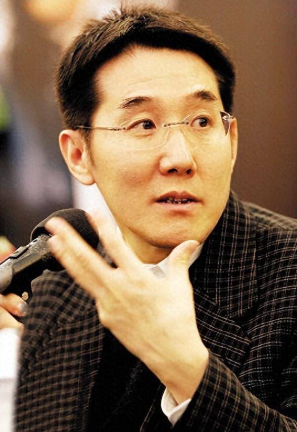 海岩海岩后来成了著名作家,编剧,要武成了深受观众喜爱的"局长专业户"