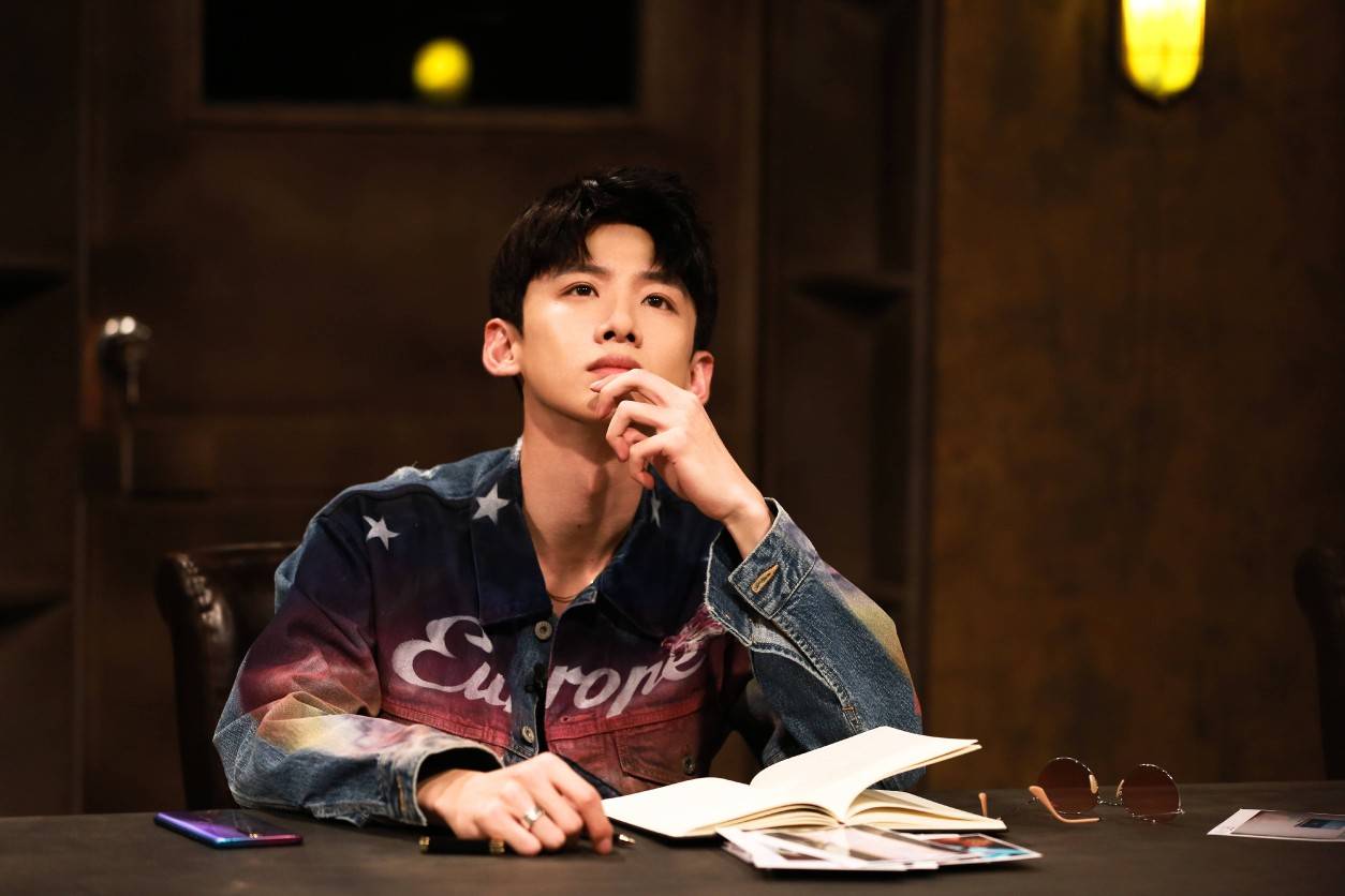 白敬亭,他参演的青春偶像剧不在少数,因《匆匆那年》中的男二而走红