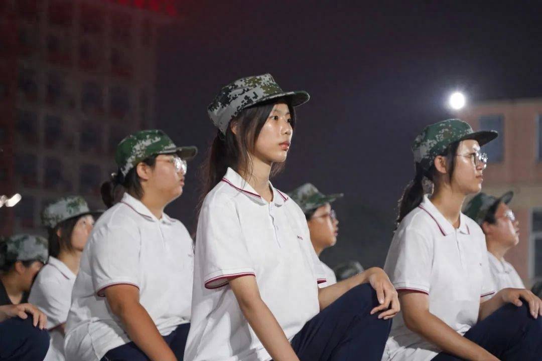 广州市机电技师学院:2023级新生军训顺利结营