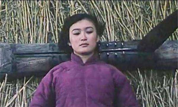 刘胡兰牺牲时,12岁妹妹在刑场目睹全程,如今妹妹过得怎样?