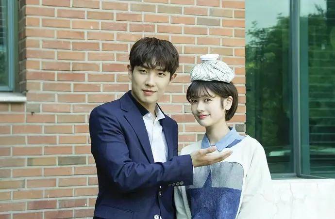 郑素敏与李准因戏生情被拍摸头杀,默默守护三年,男方退伍却分手_恋情