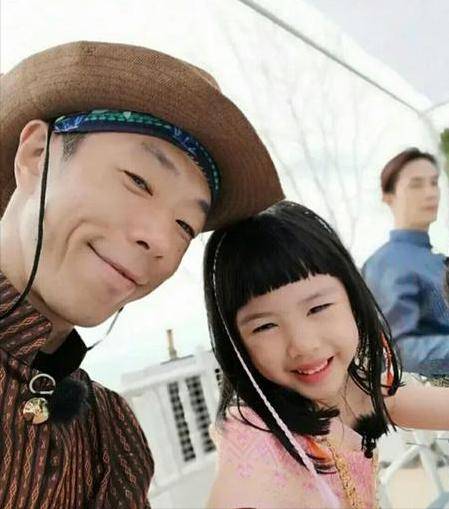 众所周知,黄贯中最近一直在录综艺《披襟斩棘的哥哥》,因没有档期错过