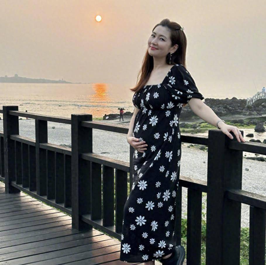 41岁selina官宣生子,ella和hebe到场陪产,疑似与男朋友暂不领证_孩子