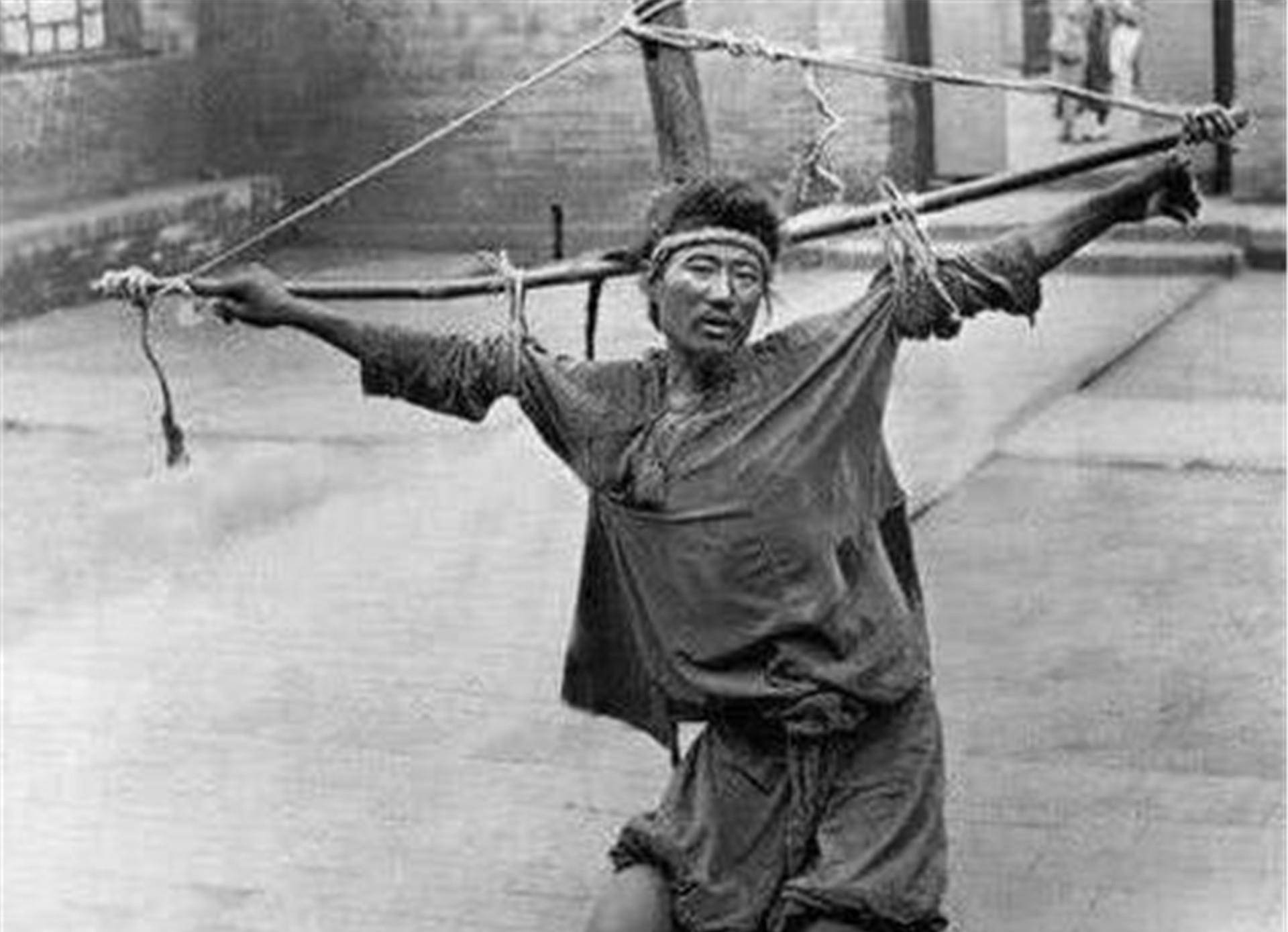 中国最后一个被凌迟处死的人,当众嘲讽慈禧太后,至死不吭一声_康小八