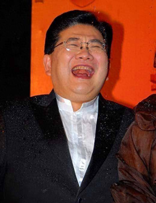 从李香兰到张国荣,从李政道到杨振宁,从余光中到李敖……曹可凡用敏锐