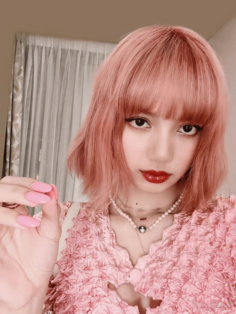 会成黑历史?lisa已宣出席巴黎疯马秀,网友:为了男友有必要吗?