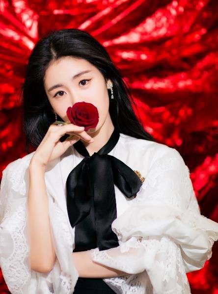 有种整容叫国外出道,lisa王一博没啥,看到张艺兴:幸亏去了_改造_样子