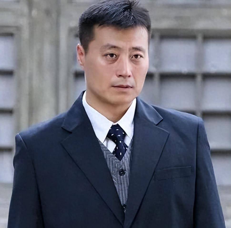 任程伟的事业还在不断上升,他与黄磊的恋情也永远会被世人传颂.