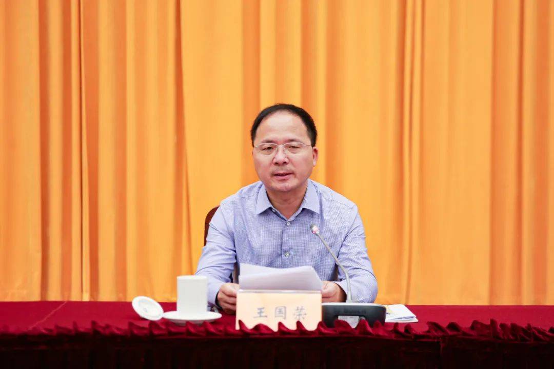 吴江召开全区教师代表座谈会_发展_教育战线_李铭