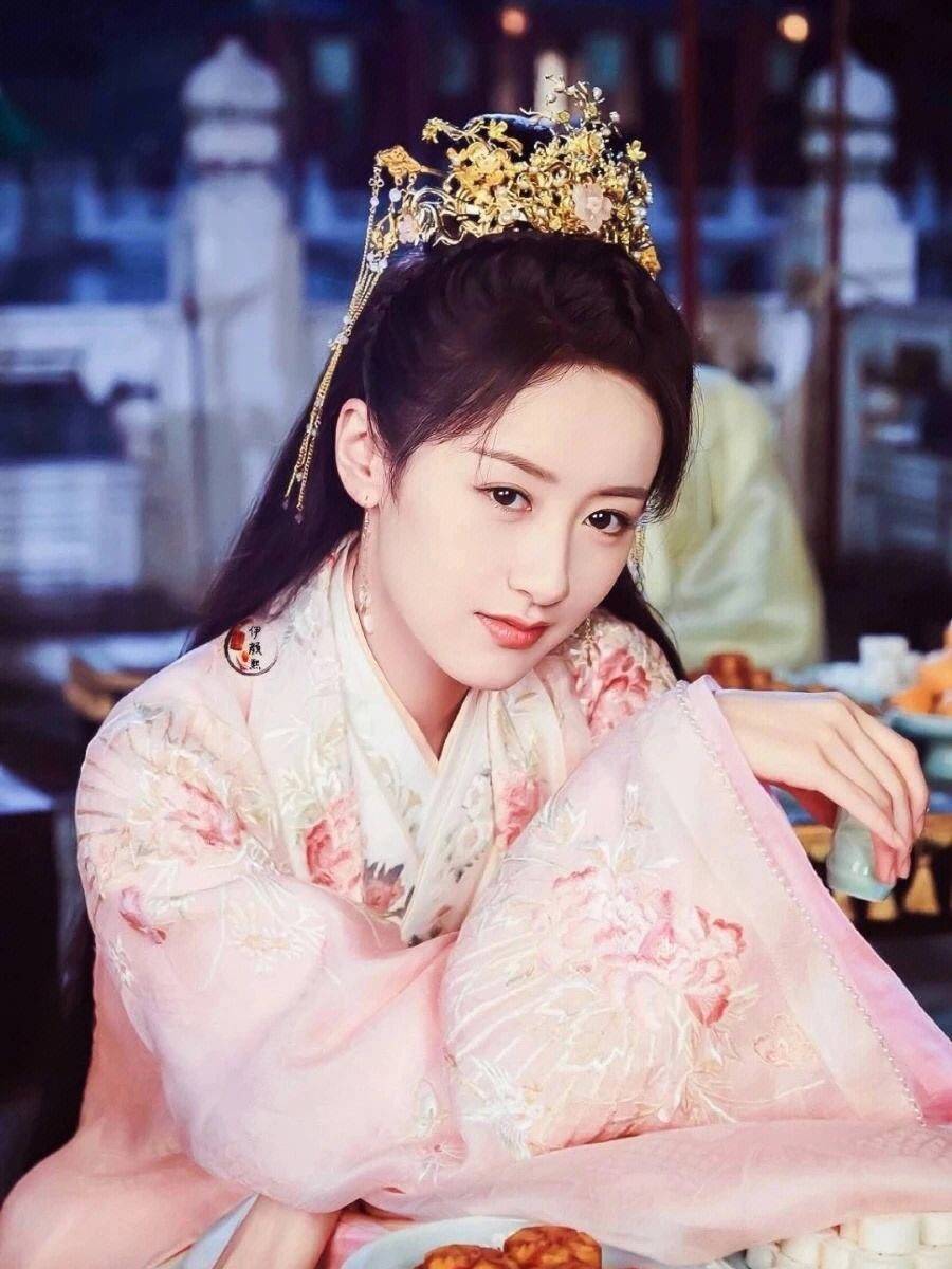 偷税大军再添一员,知名女星被点名,工作室,经纪公司已全部注销_袁冰妍