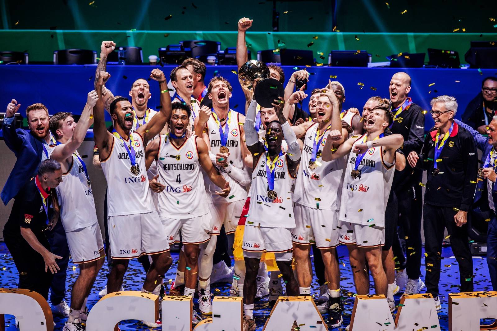 恭喜德国队首夺男篮世界杯冠军!