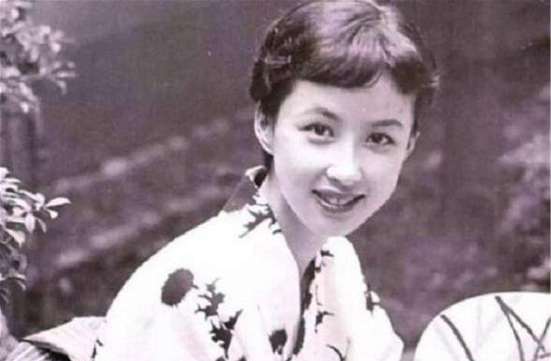 “日本”靠美色上位成总统夫人，一生放浪不羁，到了晚年还大跳钢管舞