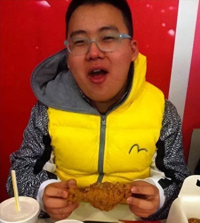 郭麒麟终于如愿奔赴亲妈怀抱:您回来吧,儿子现在有能力孝顺您了