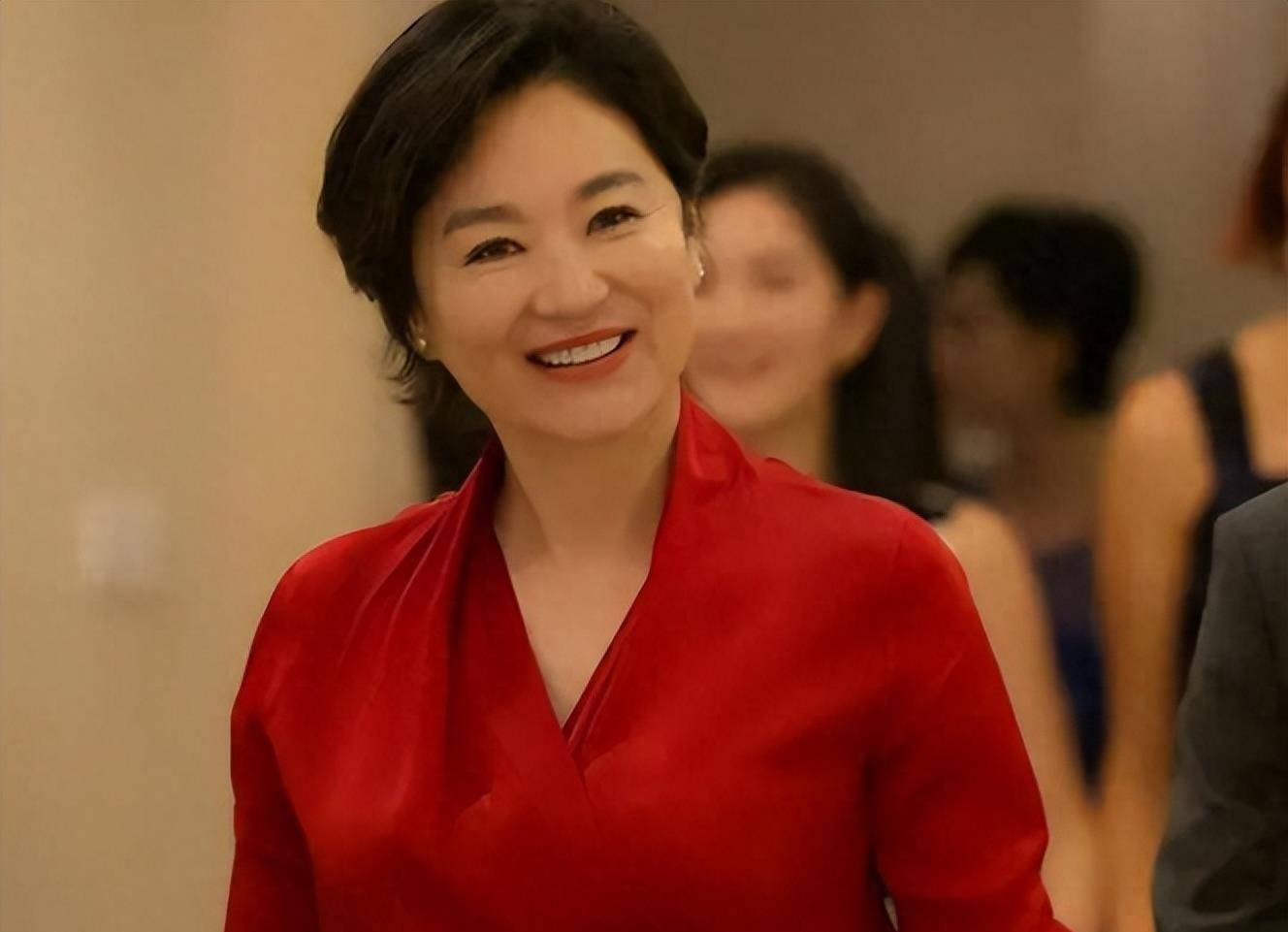 林青霞被曝患老年痴呆,独自生活精神差,邢李源带小3私生子祭祖_电影