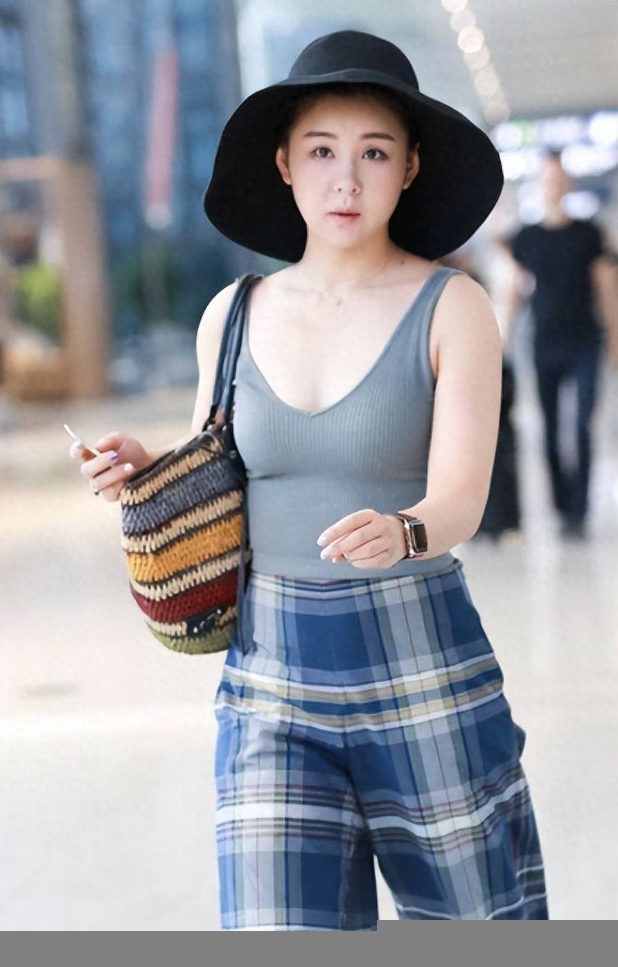 李小萌身材原来这么好!