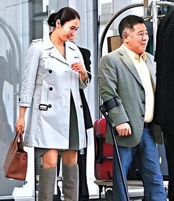 年轻时都是人间尤物,各个一眼万年_利智_郭蔼明_李连杰