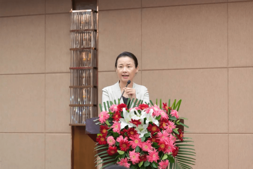 会上,联软科技coo姬晓玉作为会长单位代表发表了主题演讲,围绕行业