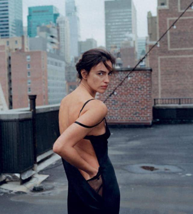 俄罗斯超模伊莲娜,37岁,放肆吧!_时尚_穿着_女儿