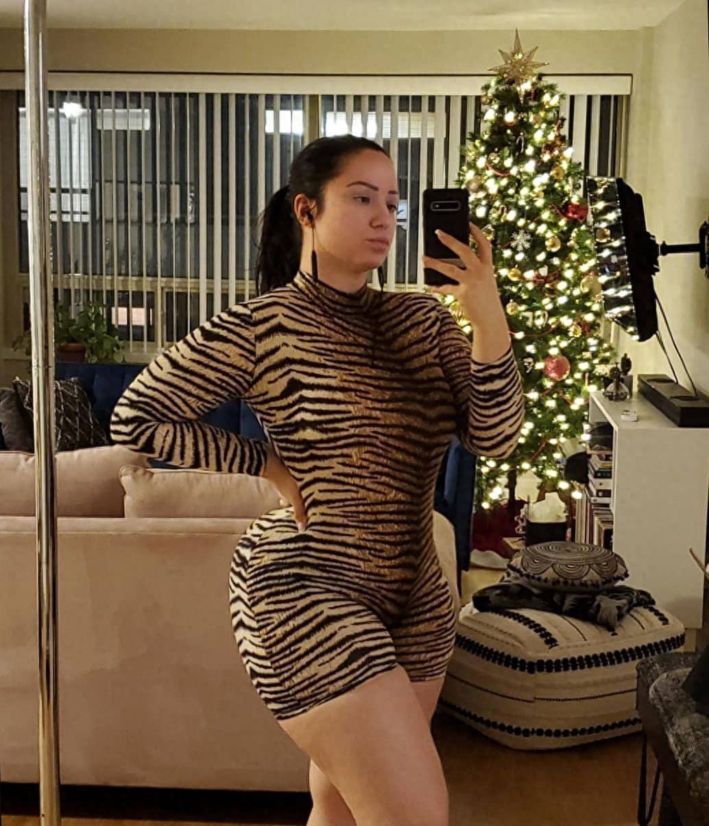 加拿大模特,网红明星拥有曲线美的身材和完美无瑕的时尚感_dee_great