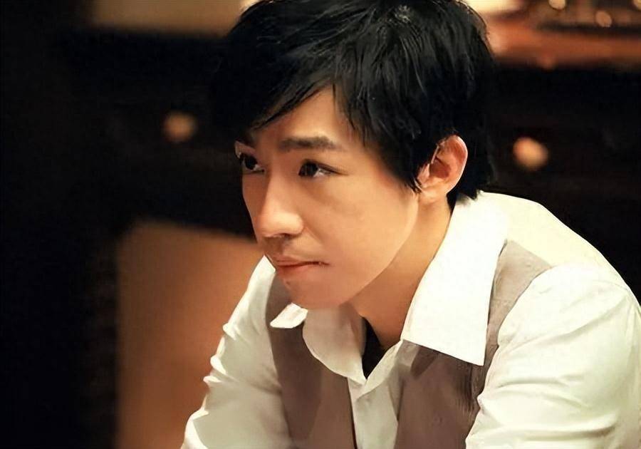 俞灏明健身房被偶遇,脸上疤痕明显,需常去医院开药_网友_照片_受伤