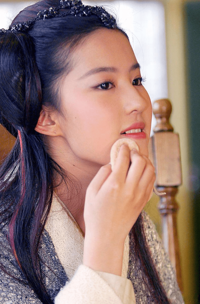 刘亦菲:从小龙女到全能艺人_未来_演技_观众