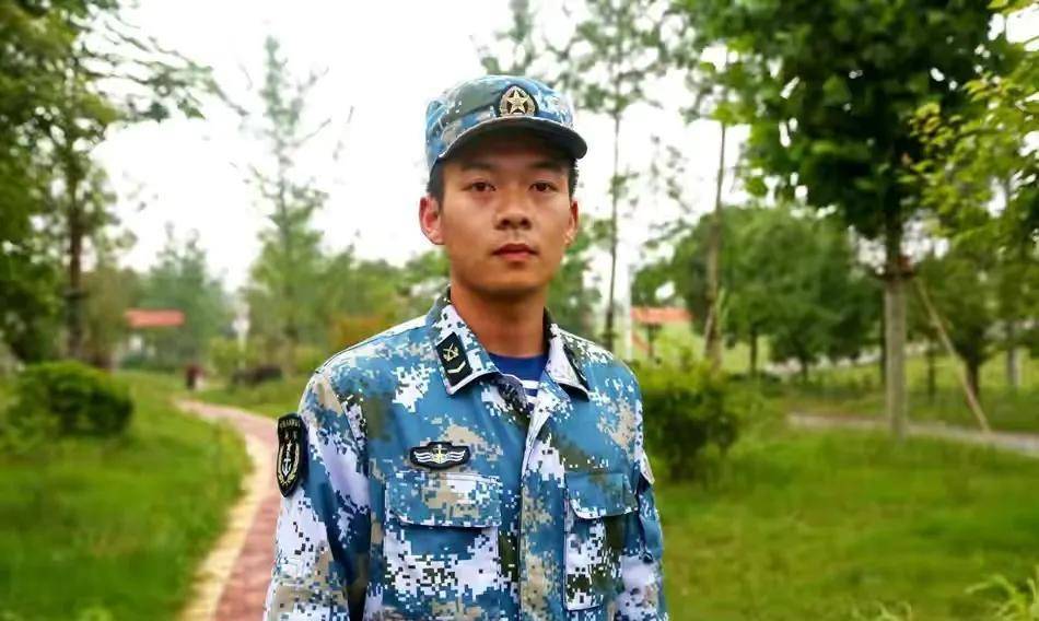 "东方之星"号救援,冒死4小时救2人,立一等功_训练_陈书涵_老人