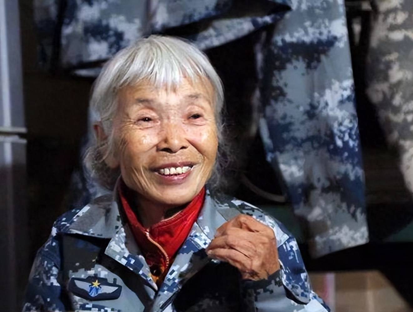 马旭夫妇的传奇故事:从英雄空降兵到无私慈善家!_银行_人们_家乡