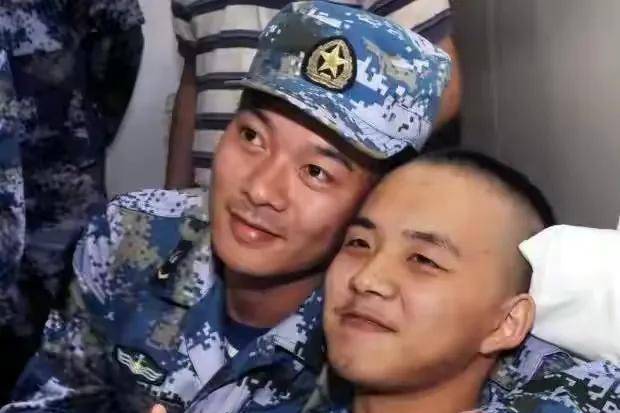 "东方之星"号救援,冒死4小时救2人,立一等功_训练_陈书涵_老人