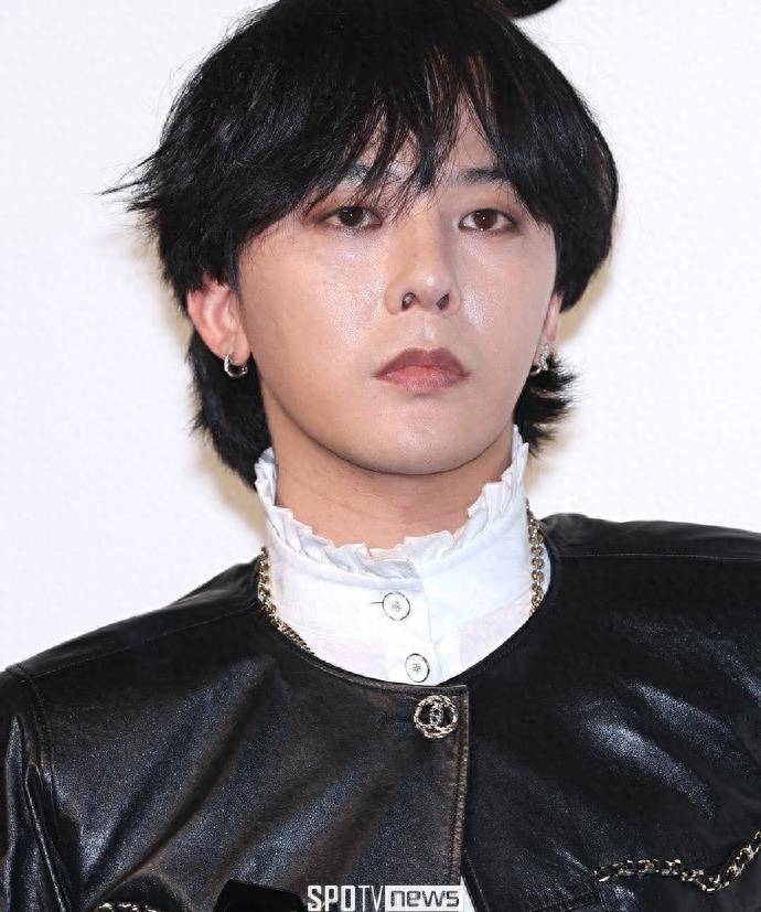 权志龙最新生图来袭,鼻子很"怪异",看着有点"丑"_照片_鼻尖_显得