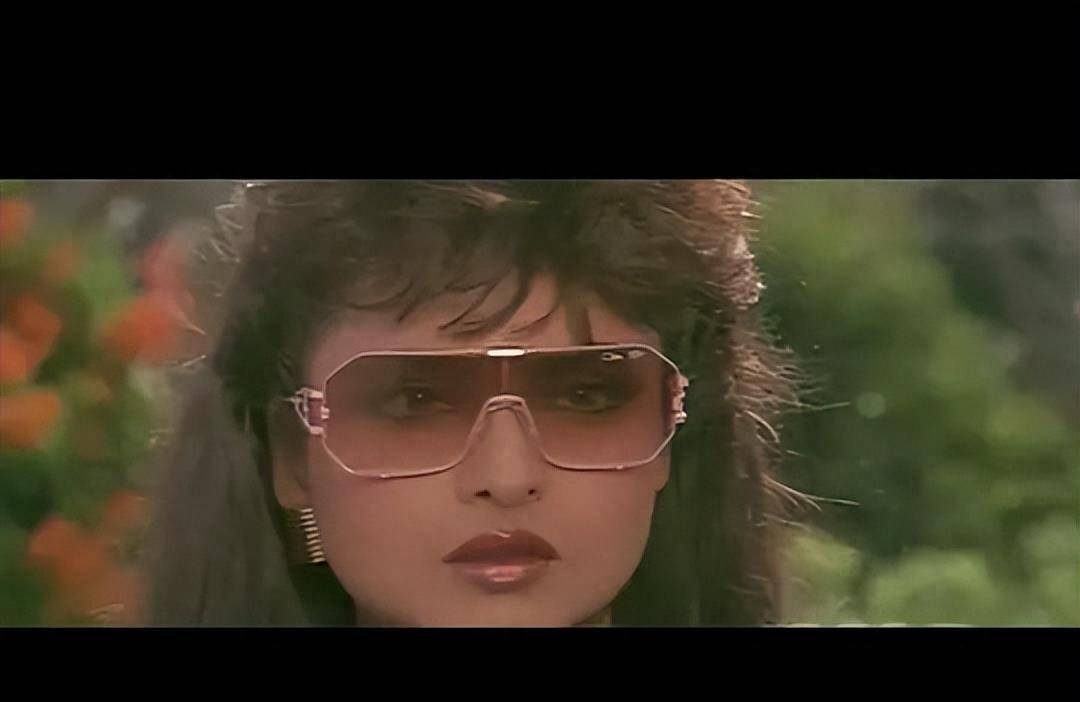 印度电影《血洗鳄鱼仇》富家女被害毁容归来复仇 凶手是何下场?