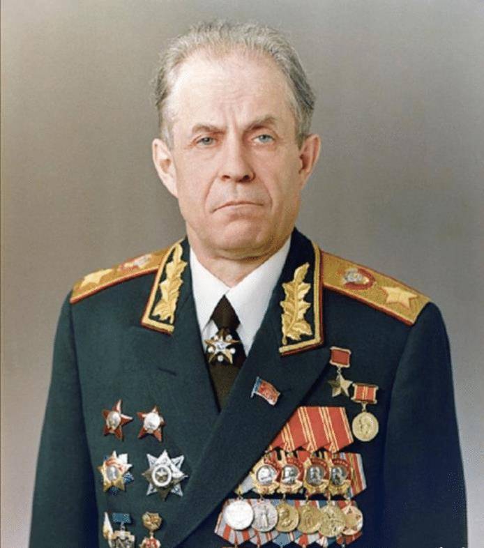 苏联元帅曾要派军队剿灭叶利钦:敢对祖国不忠就是敌人