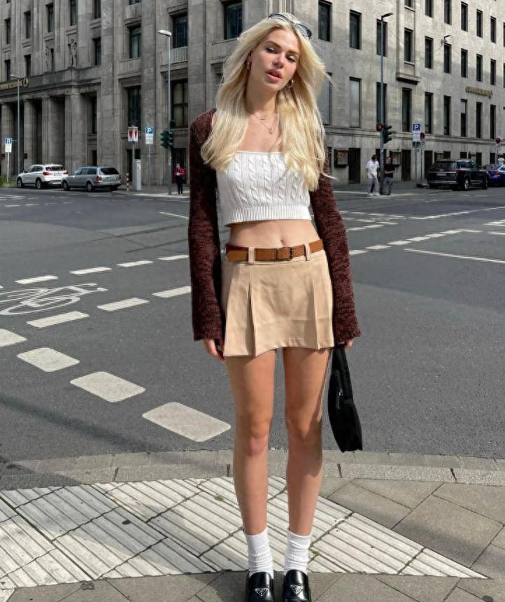 德国ins时尚博主linda_显得_白色_颜色