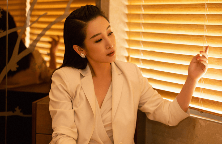 电影成功夺得影后,还跟章子怡是同学,如今早已家喻户晓_秦海璐_观众