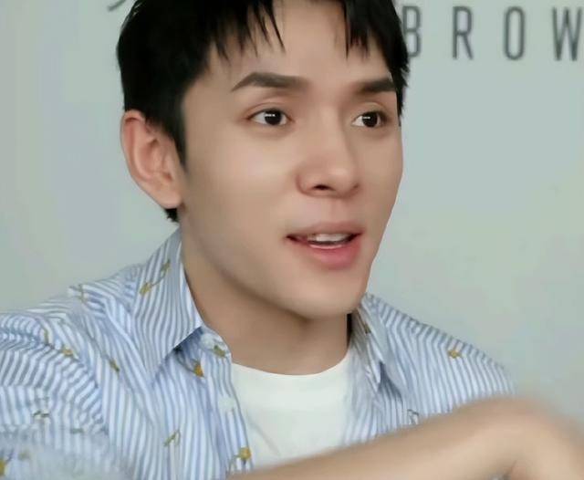 花西子表态"专业部门正在调查他",铁粉晒账单,李佳琦撒谎实锤_直播