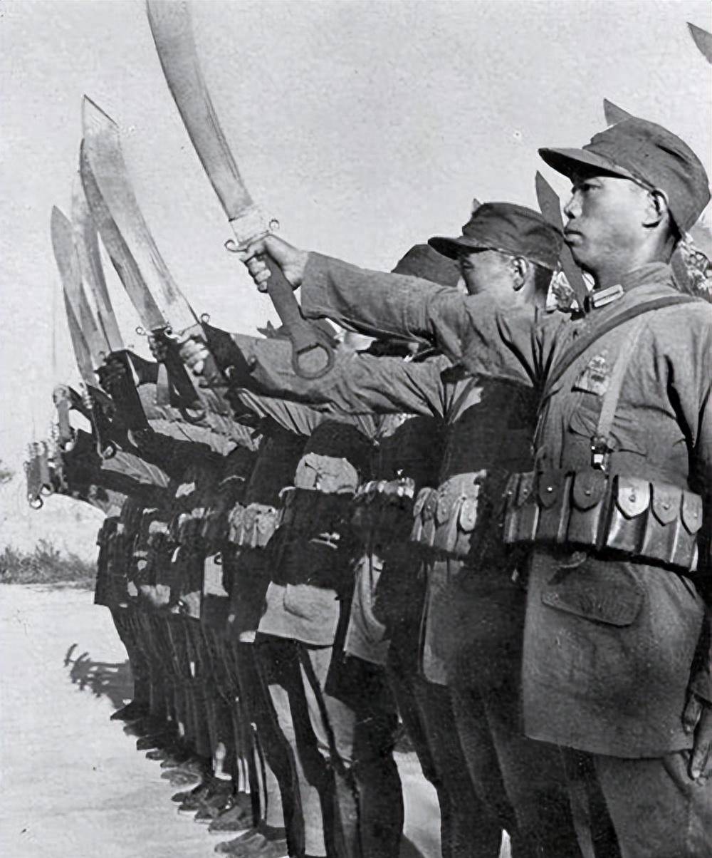 1941年照片:别再被抗日神剧骗下去了,这才是八路军真实战斗生活