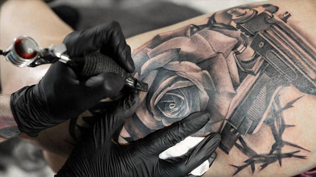 纹身不是诅咒,它们只是展示你的风格和个性,不要带着有色眼镜看纹身