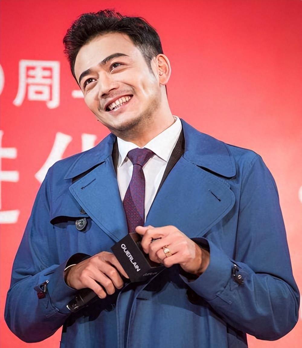 著名演员谷智鑫:34岁被马踩成废人,孕妻8年一把屎一把尿照顾他_杨烁