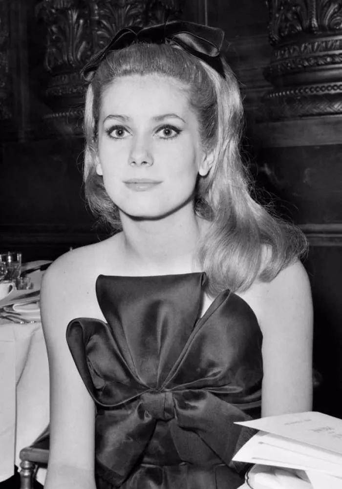 阿兰·德龙和"茜茜公主"的女儿还美吗?