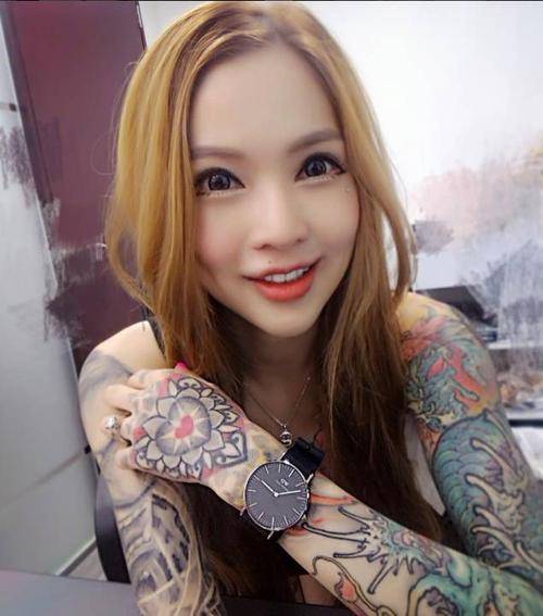 中国女通体纹身第一人图片