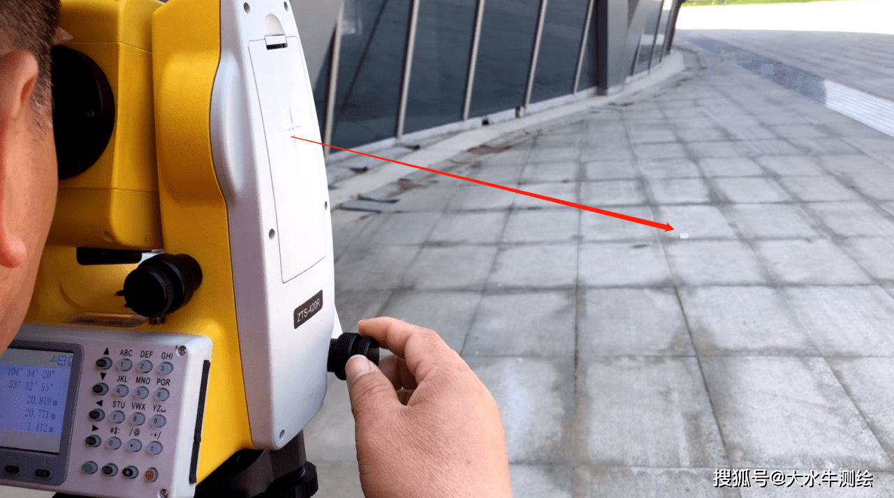 全站仪视准轴与激光束方向同轴性的检验与校正!_进行_测量_望远镜