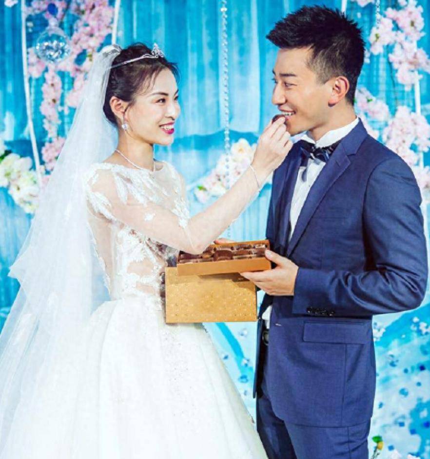 跳水皇后吴敏霞:退役后嫁平民男子,儿女双全,一家四口幸福美满_郭晶晶