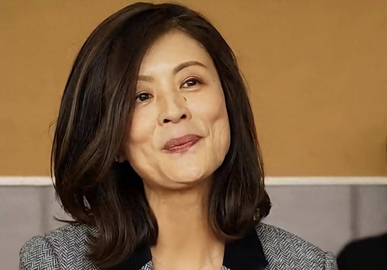 cctv女主持升官,居美国任星巴克董事,网友:第二个董明珠_张伟_张薇
