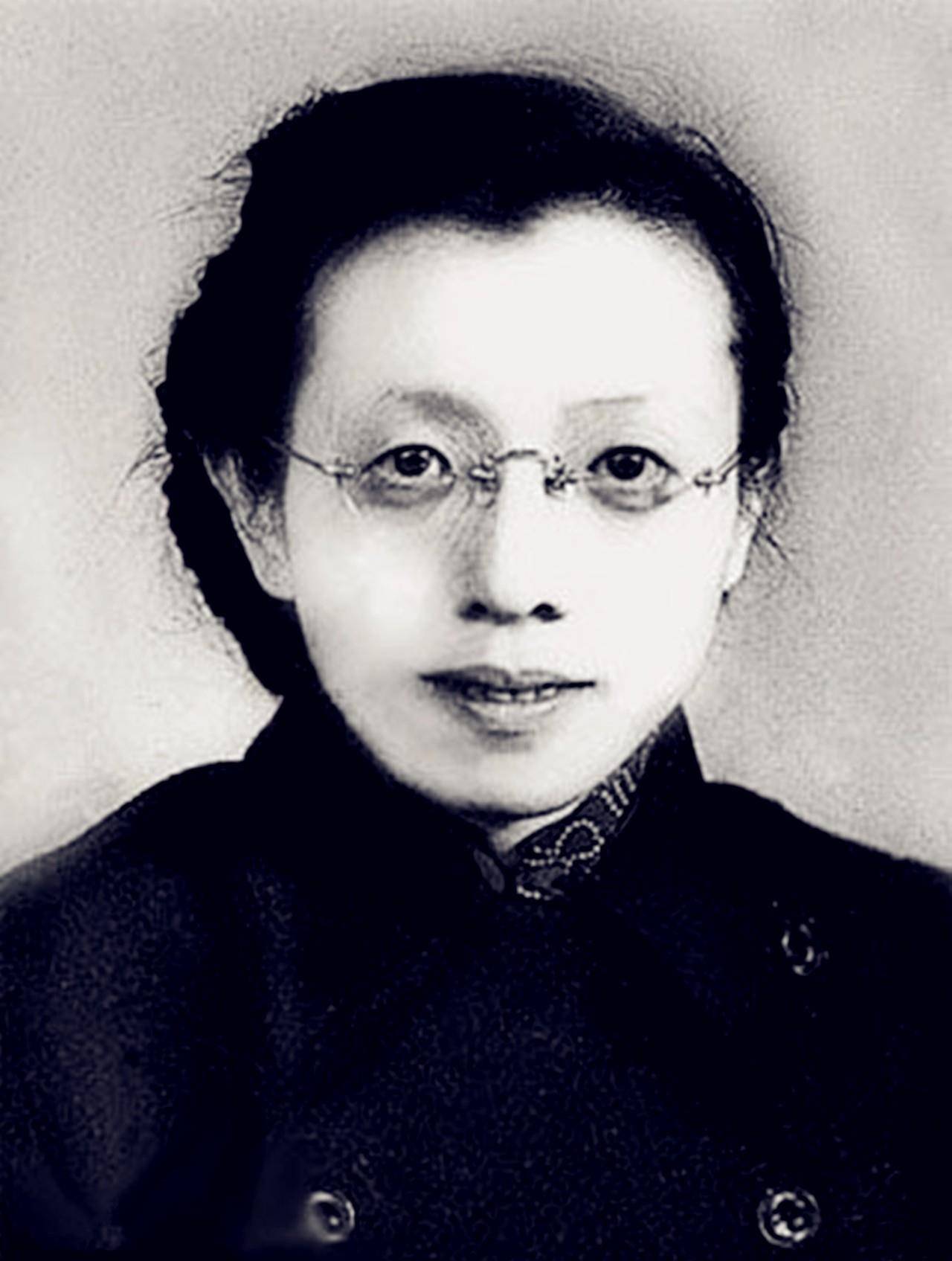 沙文汉也给陈修良赠诗一首:"男儿一世当横行,巾帼岂无翻海鲸?