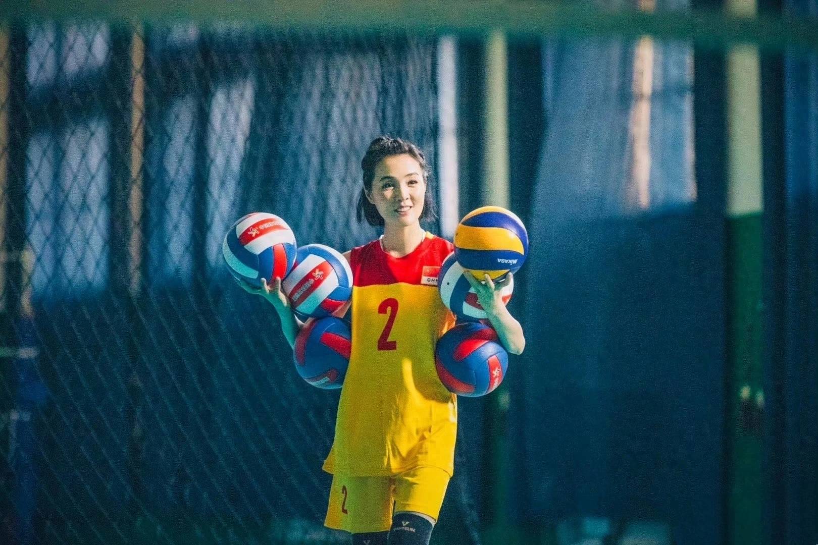 演员姜宏波:姜文捧红她,出道20多年无绯闻!50岁活得干净洒脱!